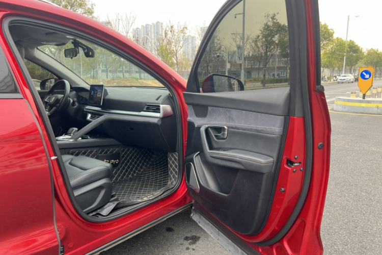 Used BYD Song Pro New Energy 2019 DM 1.5T Four-Wheel Drive Performance Edition Deluxe Model Interior 5