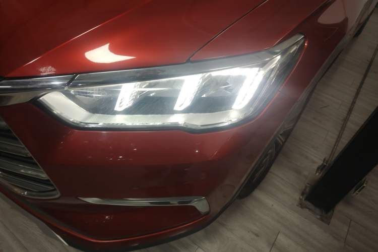 Used BYD Song Pro New Energy 2019 DM 1.5T Four-Wheel Drive Performance Edition Flagship Model Left Front Headlight