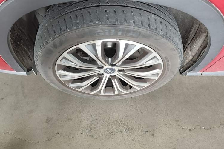 Used BYD Song Pro New Energy 2019 DM 1.5T Four-Wheel Drive Performance Edition Deluxe Model Left Front Wheel Hub