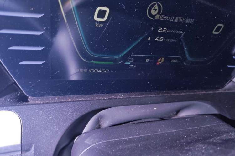 Used BYD Song Pro New Energy 2019 DM 1.5T Four-Wheel Drive Performance Edition Deluxe Model Odometer Close Up