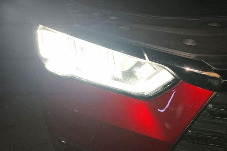 Used BYD Song Pro New Energy 2019 DM 1.5T Four-Wheel Drive Performance Edition Flagship Model Right Front Headlight