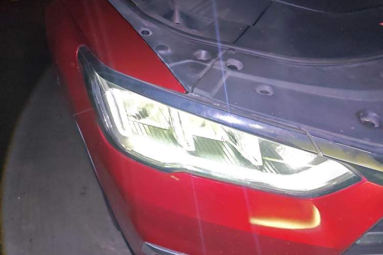 Used BYD Song Pro New Energy 2019 DM 1.5T Four-Wheel Drive Performance Edition Deluxe Model Right Front Headlight