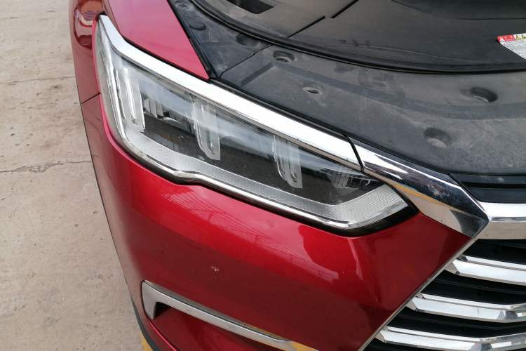 Used BYD Song Pro New Energy 2019 DM 1.5T Four-Wheel Drive Performance Edition Deluxe Model Right Front Headlight