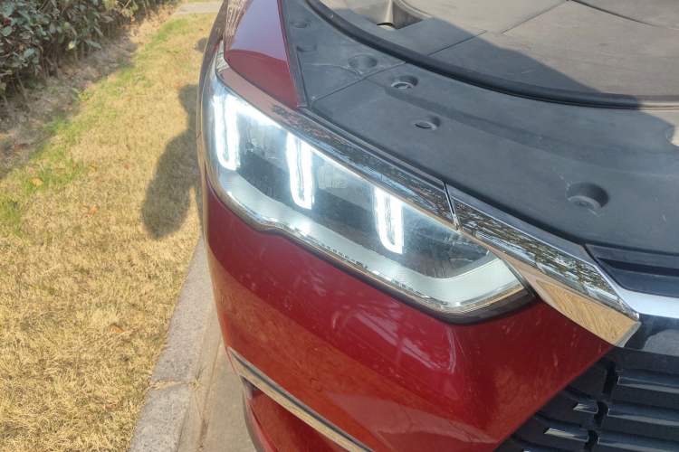 Used BYD Song Pro New Energy 2019 EV High-Power Long-Range Flagship Model Right Front Headlight