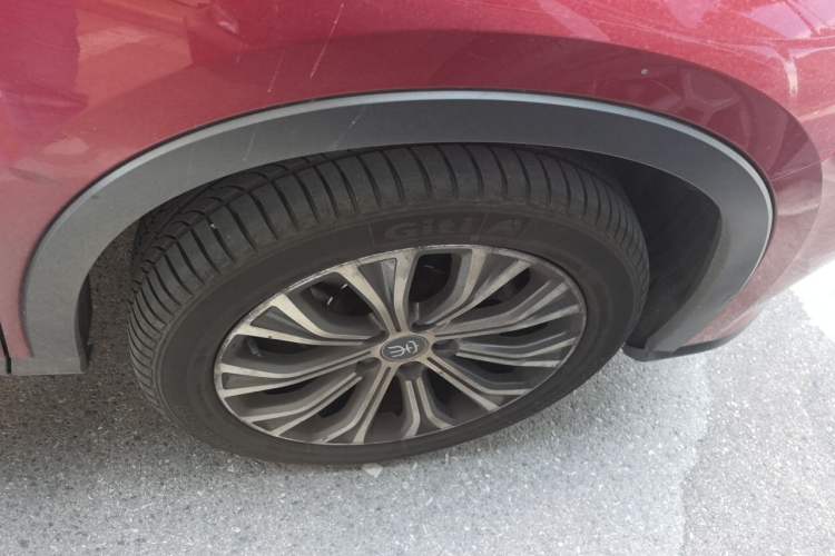 Used BYD Song Pro New Energy 2019 DM 1.5T Four-Wheel Drive Performance Edition Flagship Model Right Front Wheel Hub