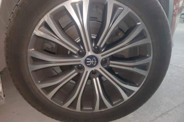 Used BYD Song Pro New Energy 2019 DM 1.5T Four-Wheel Drive Performance Edition Flagship Model Right Front Wheel Hub