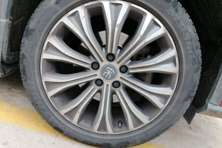 Used BYD Song Pro New Energy 2019 DM 1.5T Four-Wheel Drive Performance Edition Deluxe Model Right Front Wheel Hub