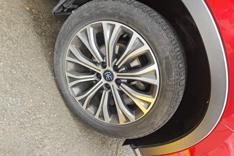 Used BYD Song Pro New Energy 2019 DM 1.5T Four-Wheel Drive Performance Edition Flagship Model Right Front Wheel Hub