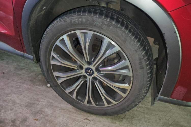 Used BYD Song Pro New Energy 2019 DM 1.5T Four-Wheel Drive Performance Edition Flagship Model Right Front Wheel Hub