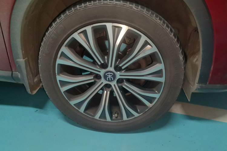 Used BYD Song Pro New Energy 2019 DM 1.5T Four-Wheel Drive Performance Edition Flagship Model Right Front Wheel Hub