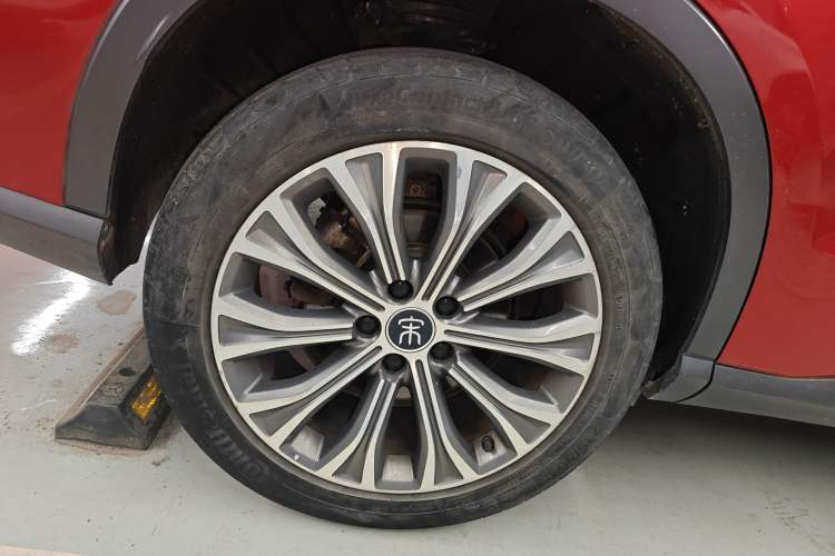Used BYD Song Pro New Energy 2019 EV High-Power Long-Range Flagship Model Right Rear Wheel Hub