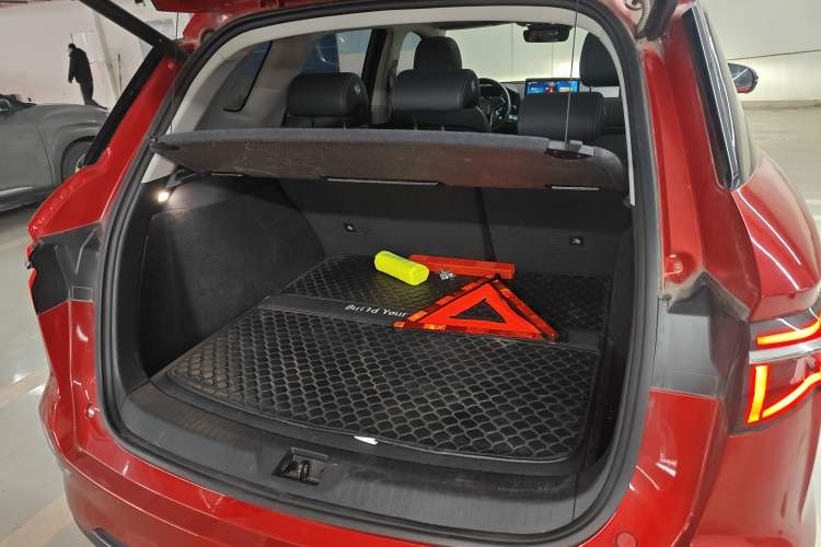 Used BYD Song Pro New Energy 2019 EV High-Power Long-Range Flagship Model Trunk