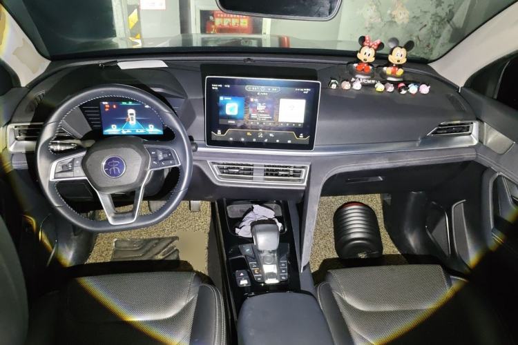 Used BYD Song Pro New Energy 2019 DM 1.5T Four-Wheel Drive Performance Edition Flagship Model Center Console