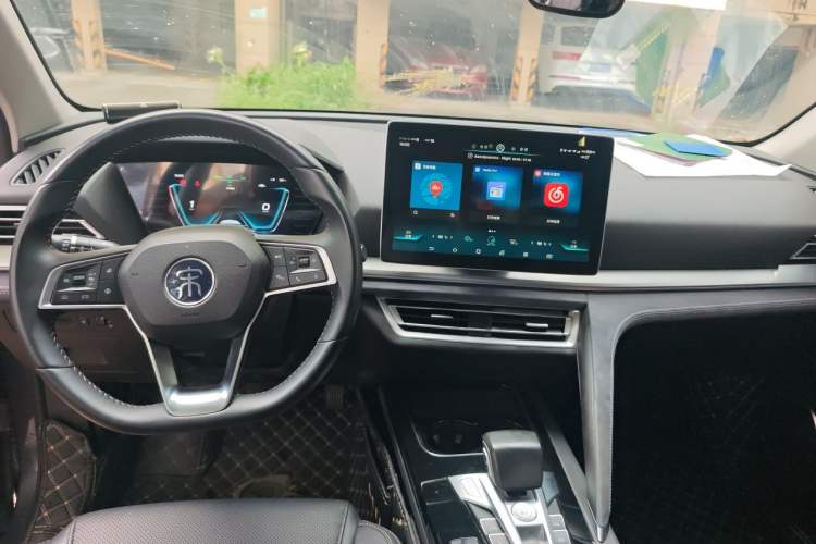 Used BYD Song Pro New Energy 2019 DM 1.5T Four-Wheel Drive Performance Edition Flagship Model Center Console