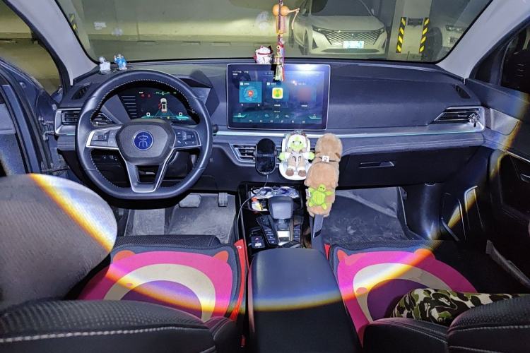 Used BYD Song Pro New Energy 2019 DM 1.5T Four-Wheel Drive Performance Edition Flagship Model Center Console