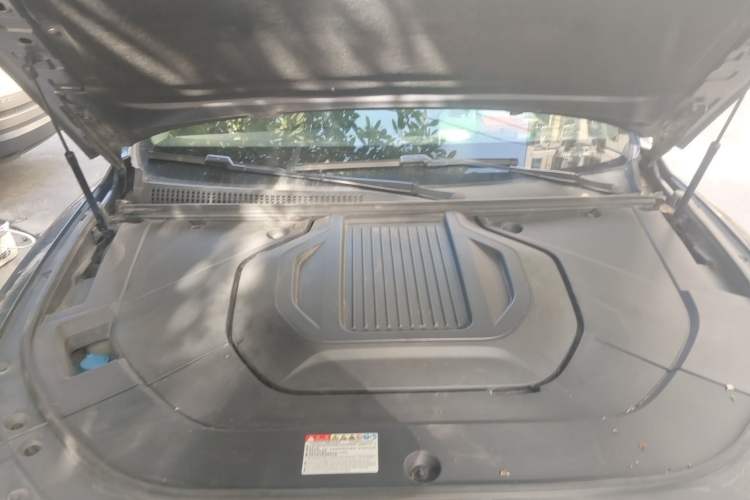 Used BYD Song Pro New Energy 2019 DM 1.5T Four-Wheel Drive Performance Edition Deluxe Model Engine Bay