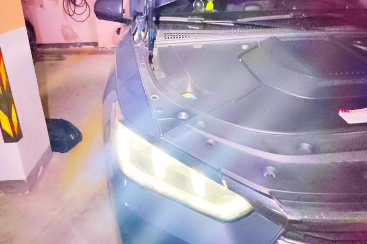 Used BYD Song Pro New Energy 2019 DM 1.5T Four-Wheel Drive Performance Edition Flagship Model Engine Bay Right