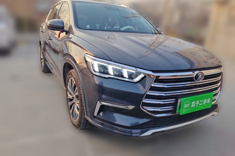 Used BYD Song Pro New Energy 2019 DM 1.5T Four-Wheel Drive Performance Edition Deluxe Model Front Right 45 Deg
