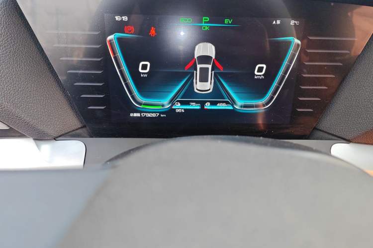 Used BYD Song Pro New Energy 2019 DM 1.5T Four-Wheel Drive Performance Edition Deluxe Model Odometer Close Up