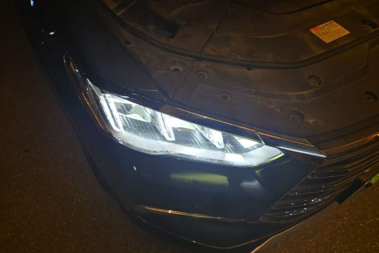 Used BYD Song Pro New Energy 2019 DM 1.5T Four-Wheel Drive Performance Edition Flagship Model Right Front Headlight