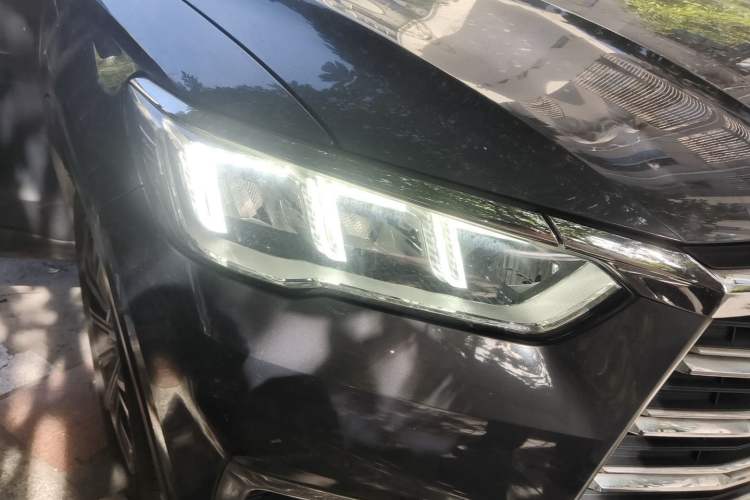 Used BYD Song Pro New Energy 2019 DM 1.5T Four-Wheel Drive Performance Edition Deluxe Model Right Front Headlight
