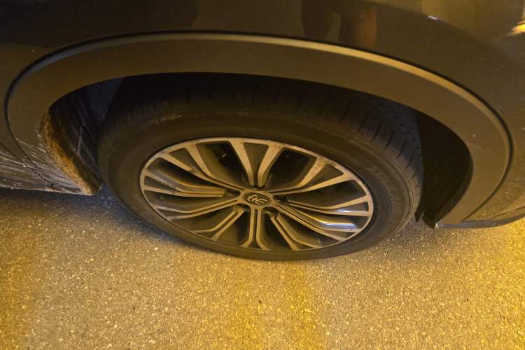 Used BYD Song Pro New Energy 2019 DM 1.5T Four-Wheel Drive Performance Edition Flagship Model Right Front Wheel Hub