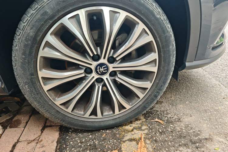 Used BYD Song Pro New Energy 2019 DM 1.5T Four-Wheel Drive Performance Edition Flagship Model Right Front Wheel Hub