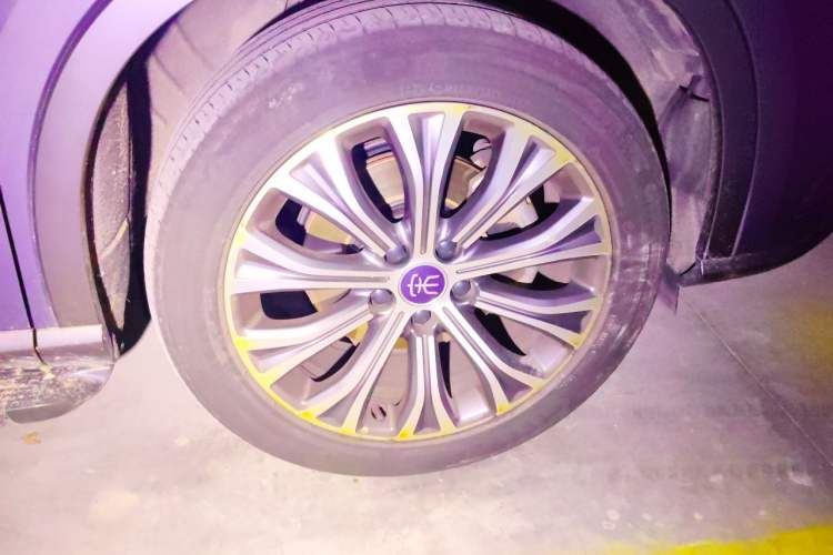 Used BYD Song Pro New Energy 2019 DM 1.5T Four-Wheel Drive Performance Edition Flagship Model Right Front Wheel Hub