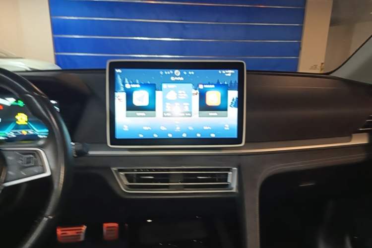 Used BYD Song Pro New Energy 2019 DM 1.5T Four-Wheel Drive Performance Edition Deluxe Model Audio And AC Panel