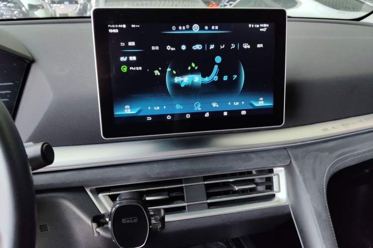 Used BYD Song Pro New Energy 2019 EV High-Power Deluxe Model Audio And AC Panel