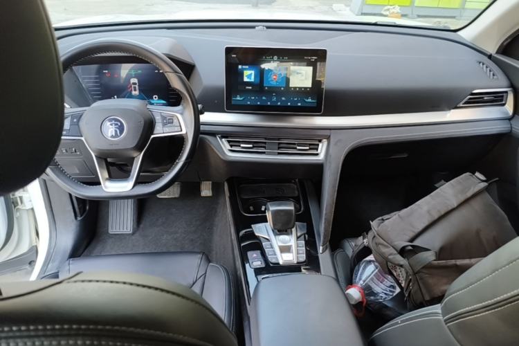 Used BYD Song Pro New Energy 2019 DM 1.5T Four-Wheel Drive Performance Edition Deluxe Model Center Console