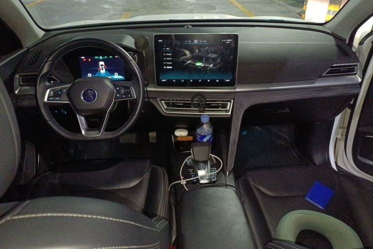 Used BYD Song Pro New Energy 2019 DM 1.5T Four-Wheel Drive Performance Edition Deluxe Model Center Console