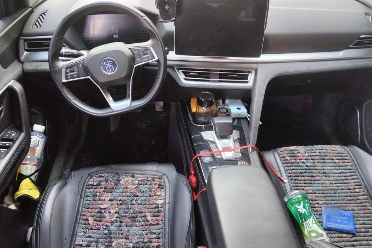 Used BYD Song Pro New Energy 2019 DM 1.5T Four-Wheel Drive Performance Edition Deluxe Model Center Console