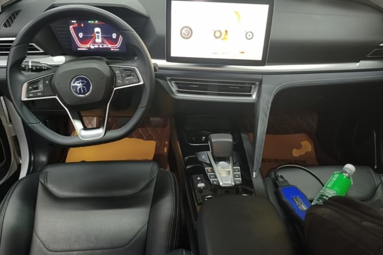 Used BYD Song Pro New Energy 2019 DM 1.5T Four-Wheel Drive Performance Edition Deluxe Model Center Console