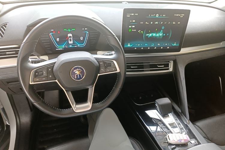Used BYD Song Pro New Energy 2019 EV High-Power Long-Range Flagship Model Center Console