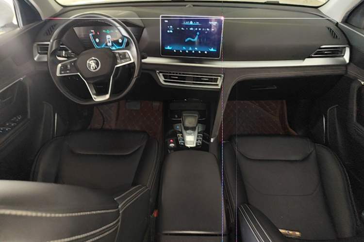 Used BYD Song Pro New Energy 2019 DM 1.5T Four-Wheel Drive Performance Edition Deluxe Model Center Console