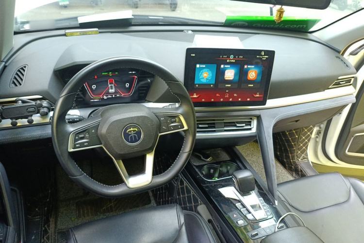 Used BYD Song Pro New Energy 2019 DM 1.5T Four-Wheel Drive Performance Edition Deluxe Model Center Console
