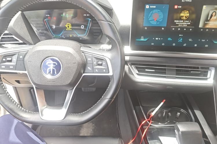 Used BYD Song Pro New Energy 2019 DM 1.5T Four-Wheel Drive Performance Edition Deluxe Model Center Console
