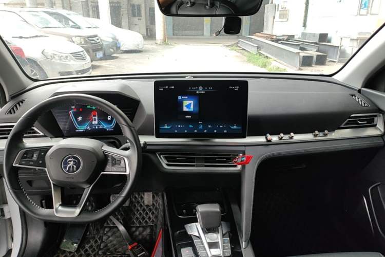 Used BYD Song Pro New Energy 2019 DM 1.5T Four-Wheel Drive Performance Edition Flagship Model Center Console