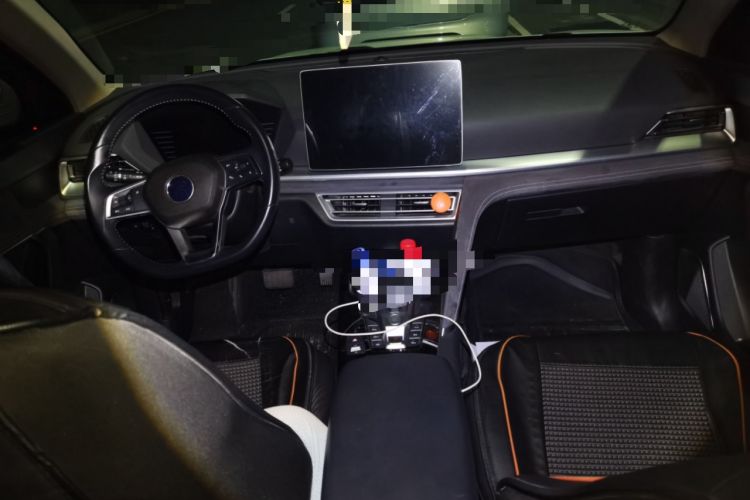 Used BYD Song Pro New Energy 2019 DM 1.5T Four-Wheel Drive Performance Edition Deluxe Model Center Console