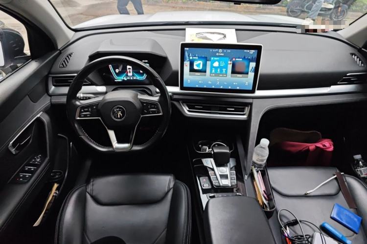 Used BYD Song Pro New Energy 2019 DM 1.5T Four-Wheel Drive Performance Edition Deluxe Model Center Console