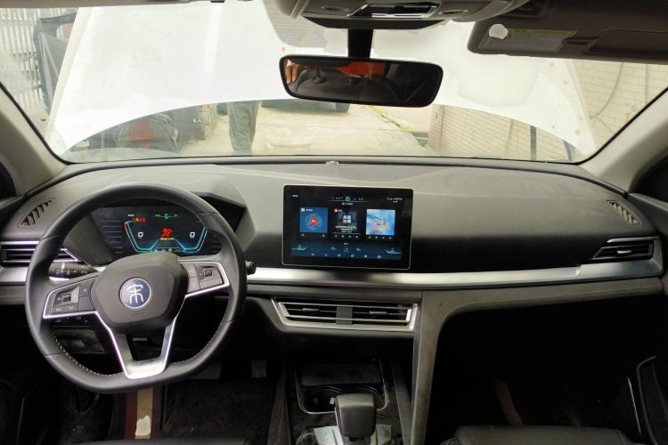 Used BYD Song Pro New Energy 2019 DM 1.5T Four-Wheel Drive Performance Edition Deluxe Model Center Console