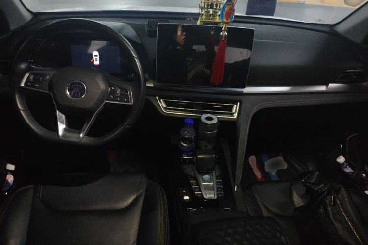 Used BYD Song Pro New Energy 2019 DM 1.5T Four-Wheel Drive Performance Edition Deluxe Model Center Console