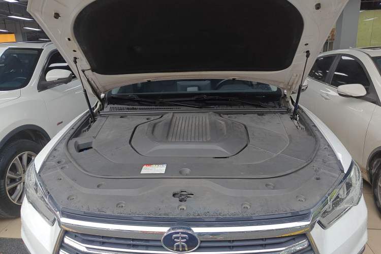 Used BYD Song Pro New Energy 2019 DM 1.5T Four-Wheel Drive Performance Edition Deluxe Model Engine Bay