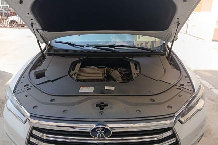 Used BYD Song Pro New Energy 2019 DM 1.5T Four-Wheel Drive High-Energy Version Engine Bay