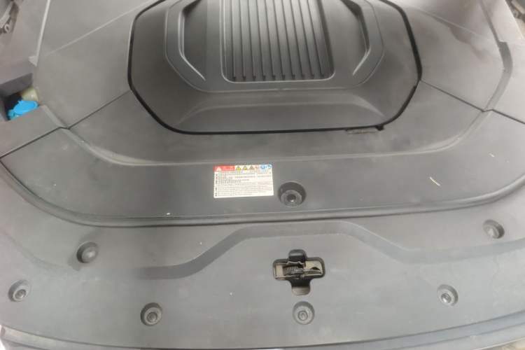 Used BYD Song Pro New Energy 2019 DM 1.5T Four-Wheel Drive Performance Edition Flagship Model Engine Bay
