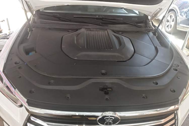 Used BYD Song Pro New Energy 2019 DM 1.5T Four-Wheel Drive Performance Edition Deluxe Model Engine Bay