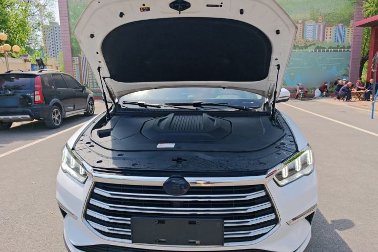 Used BYD Song Pro New Energy 2019 DM 1.5T Four-Wheel Drive Performance Edition Deluxe Model Engine Bay