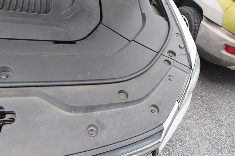 Used BYD Song Pro New Energy 2019 DM 1.5T Four-Wheel Drive Performance Edition Flagship Model Engine Bay Left