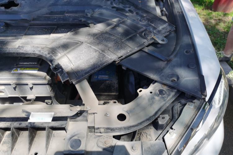 Used BYD Song Pro New Energy 2019 EV High-Power Long-Range Flagship Model Engine Bay Left